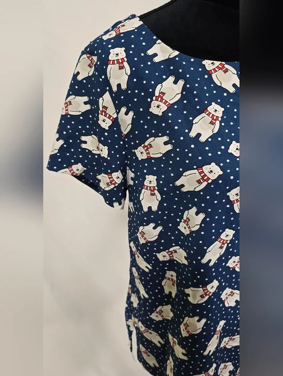 ModCloth women L polar bear christmas holiday blouse short sleeve AOP polka dot - Picture 2 of 7